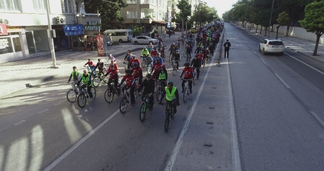 Tahmazoğlu Vatandaşlarla Cumhuriyet İçin Pedal Çevirdi