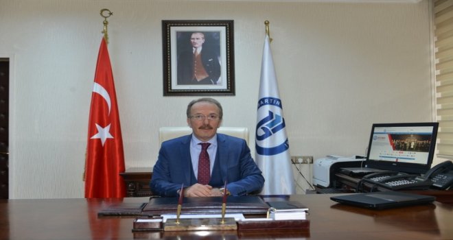 Rektör Uzundan 15 Temmuz  Mesajı