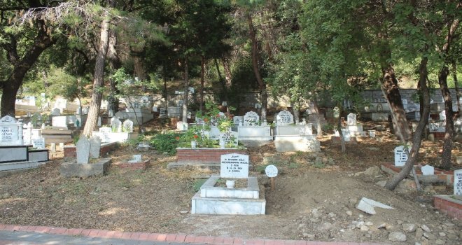Mezarı Tahrip Edip Bu İş Bitmedi Yazan Şüpheli Yakalandı