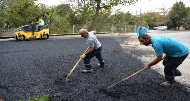 Kartepede Yol Çalışmaları Sürüyor