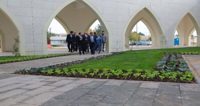 Gürkandan Turgut Özal Üniversitesine Destek Sözü