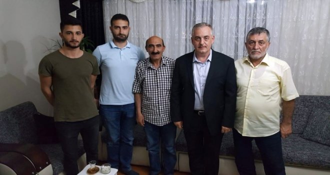 Remzi Aydından, İsrailde Alıkonulan Ebru Özkanın Ailesine Ziyaret