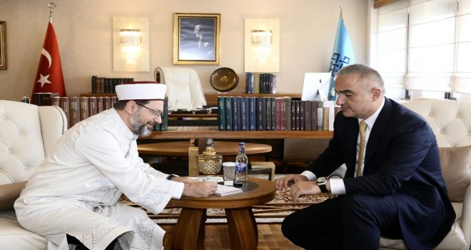 Kültür Ve Turizm Bakanı Ersoydan Tdvye Kurban Bağışı