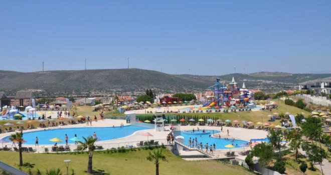 Oasis Aquapark’ta güvenli eğlence