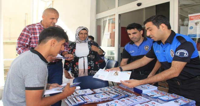 Hakkaride Öğrenciler Teröre Karşı Bilgilendirildi