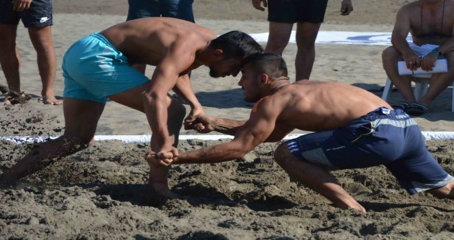 Türkiye Plaj Güreş Şampiyonası Ortacada Başladı