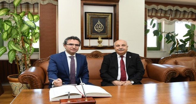 Başsavcı Karabacak Rektör Gönüllü İle Bir Araya Geldi