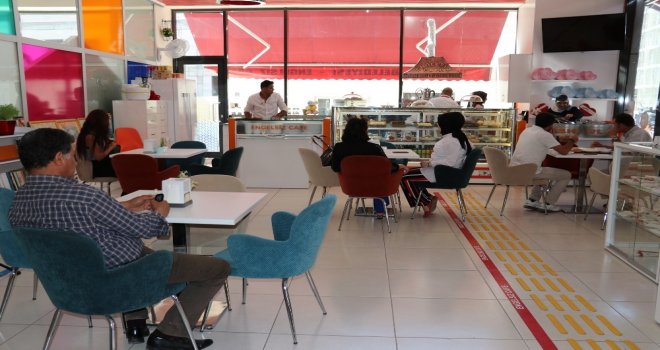 (Özel Haber) ‘Engelsiz Cafe İle Engelleri Aştılar