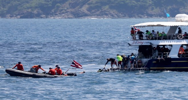 Taylanddaki Tekne Faciasında Ölü Sayısı 41E Yükseldi