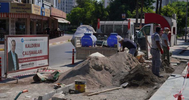 BÜYÜKŞEHİR, BALBEY'DE DURAK CEPLERİNİ DÜZENLİYOR