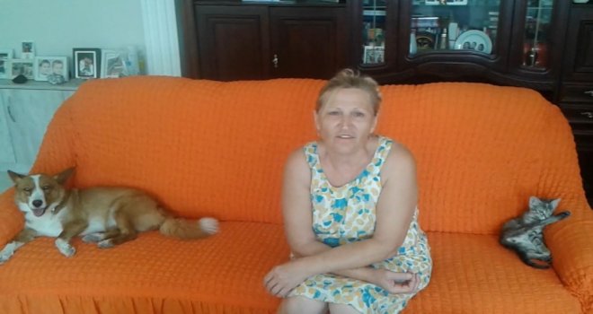 Evinde 11 Köpek Ve 7 Kedi Bakıyor