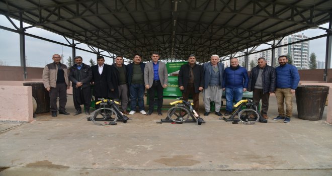 Büyükşehirden Çiftçilere Badem Soyma Makinesi