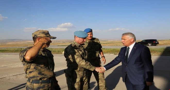 Katardan Dönen Askerlere Karşılama