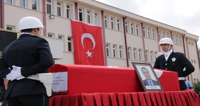 Makamında İntihar Eden Müdür İçin Tören Yapıldı