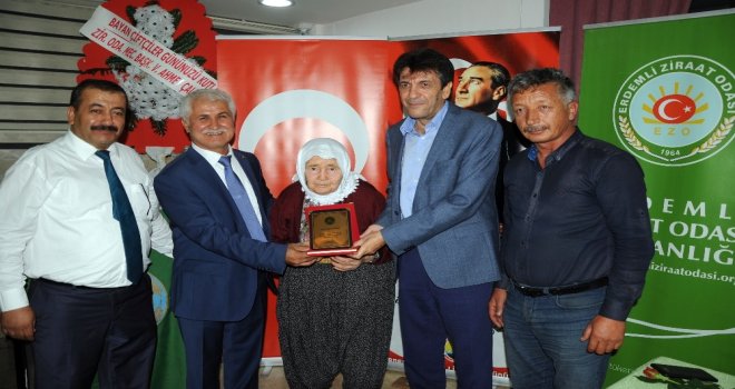 Erdemli Ziraat Odasından En Yaşlı Kadın Çiftçilere Plaket