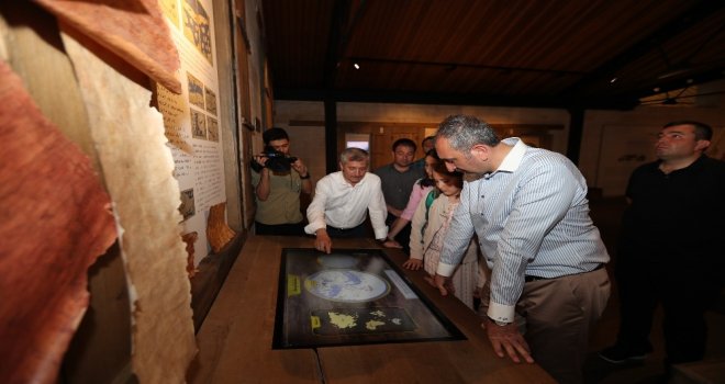 Bakan Gül, İslam Bilim Tarihi Müzesini Gezdi