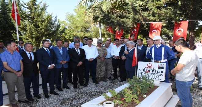 Vali Kalkancıdan Şehitliğe Ziyaret Ziyaret Etti