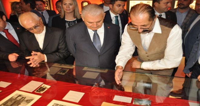 Yıldırım Atatürk Sergisinin Açılışını Yaptı