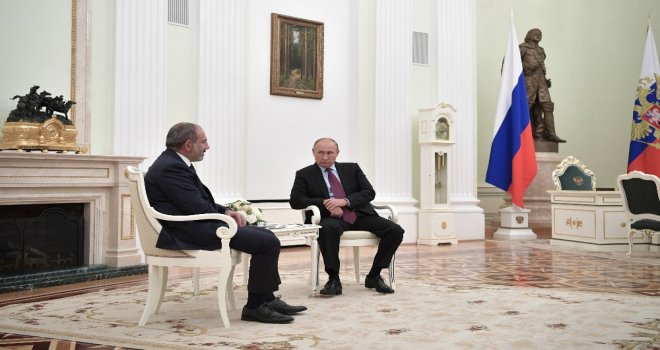 Rusya Devlet Başkanı Putin, Ermenistan Başbakanı Paşinyan İle Görüştü
