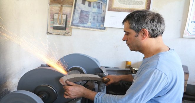 (Özel) Bıçak Bileme Ustaları Mesaiye Başladı
