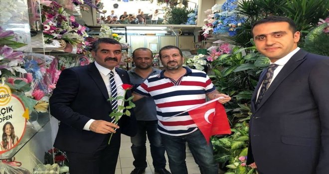 Mhpden 5 Bin Bayrak Dağıtımı