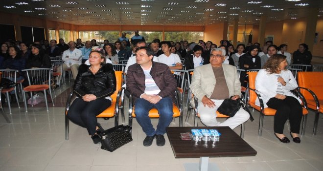 Sağlık Personeline ‘Bağımlılıkla Mücadele Konferansı