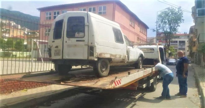 Zabıtadan Hurda Araç Temizliği