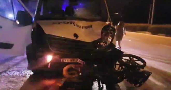 Bursada Minibüs İle Motosiklet Çarpıştı: 1 Yaralı