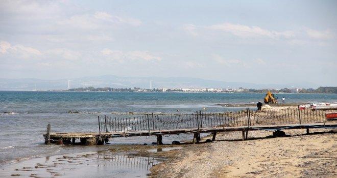 Deniz Suyu Çekildi, Vatandaşlar Deprem Sinyali Zannetti