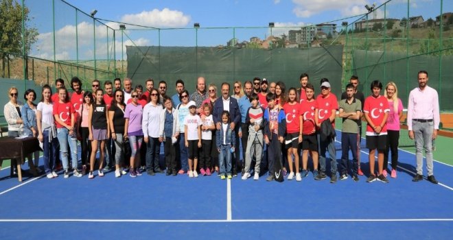 Uşak Belediyesi Tenis Turnuvası Başladı