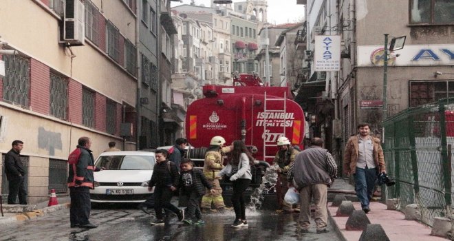 Beyoğlunda İşyeri Yangını