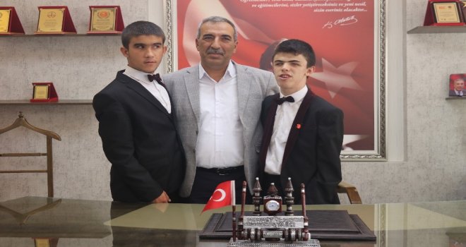 Milli Eğitim Müdürü Yağcıdan Engelsiz Yeteneklere Ödül