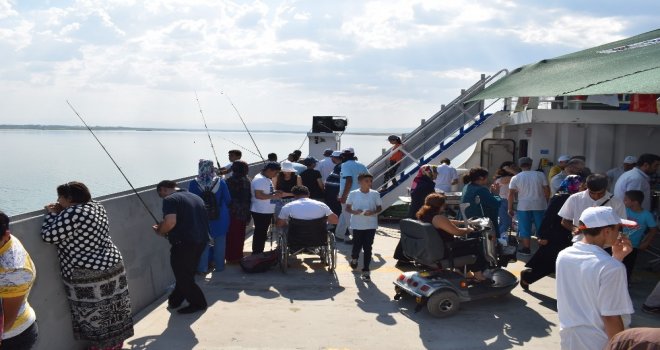 Engellilerin Tekne Turu Mutluluğu