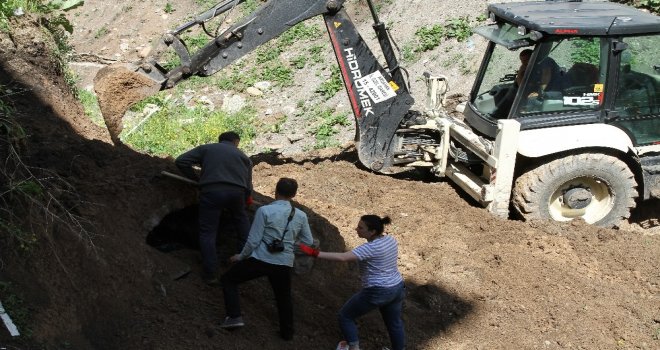 Rus Generalin Mezarının Bulunduğu Arsada Kazı Çalışması Başladı