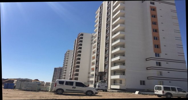 Asansör Boşluğuna Düşen İki İşçi Yaralandı