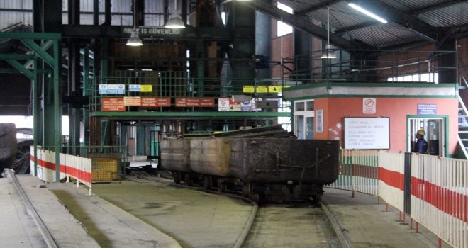 Ttkda Patlama: 4 Yaralı