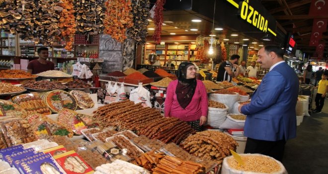 Vali Kaldırım, Kapalı Çarşıyı Gezdi