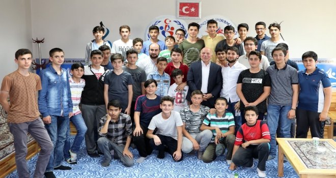 Başkan Sekmenden Gençlere Kariyer Dersi