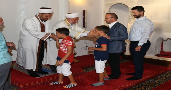 Turan, Bayram Namazını Baba Ocağında Kıldı