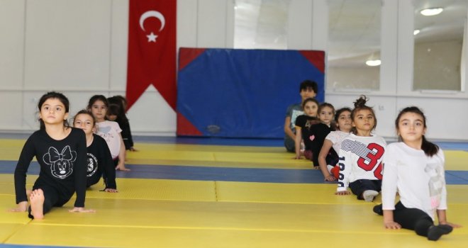 Gaünden Miniklere Jimnastik Eğitimi