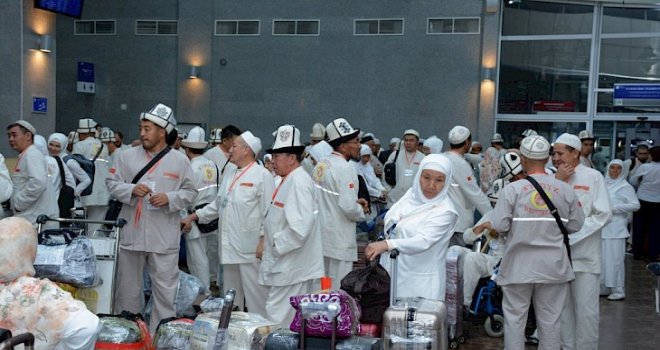 300 Kırgız Müslüman Hac İçin Medineye Uğurlandı