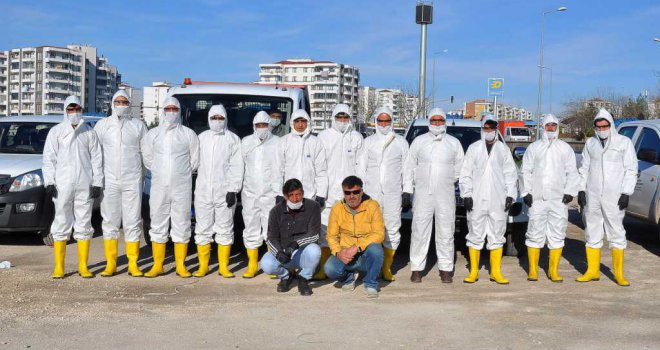 Büyükşehir Belediyesi parkları A'dan Z'ye dezenfekte ediyor