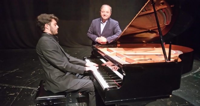 Maltepeli Genç Piyanist Başarılarıyla Göz Kamaştırıyor