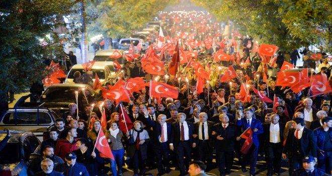 Cumhuriyet Ateşi Yenimahallede Yakıldı