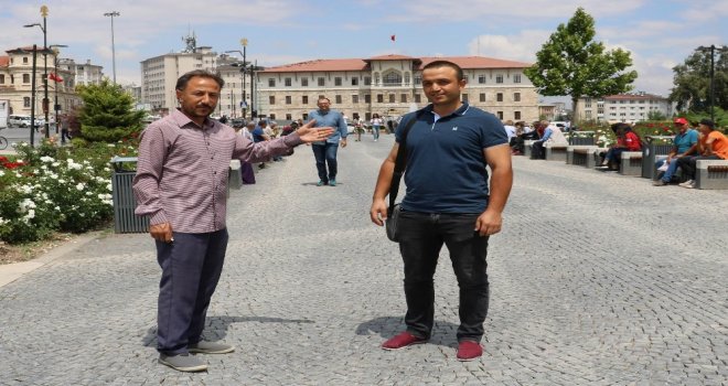 Dineliyorum Sorusu Sosyal Medyaya Damga Vurdu