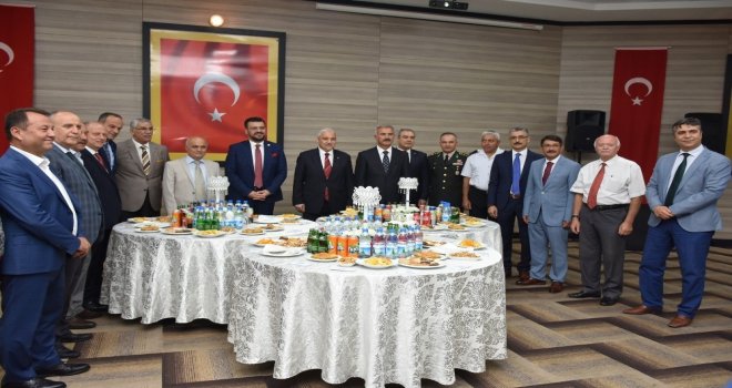 Manisa Protokolü Bayramlaştı