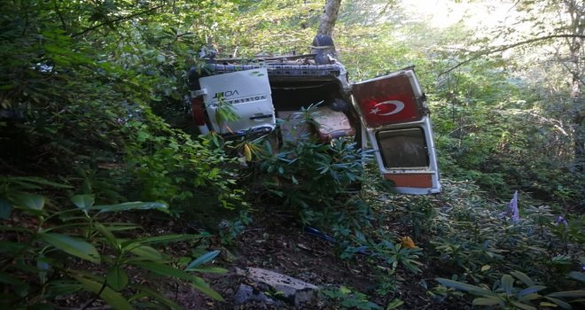 Gümüşhanede Yayla Dönüşü Minibüs Uçuruma Yuvarlandı: 3 Ölü, 3 Yaralı