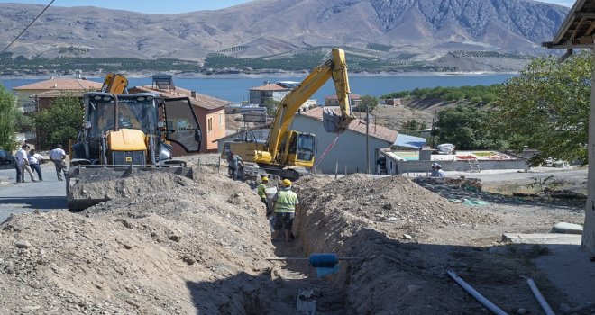 Maskiden 5 Bin 700 Metrelik Kanalizasyon Hattı