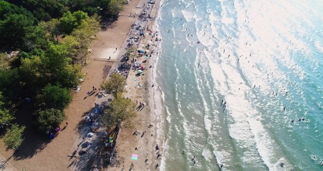 Dilek Yarımadasında Ormanla İç İçe Plaj Keyfi