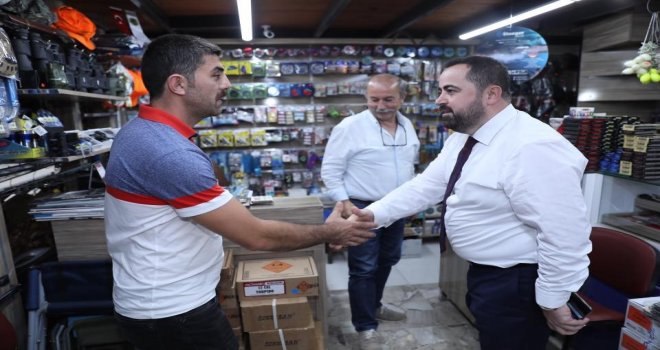 Başkan Aktepe Esnafla Bayramlaştı